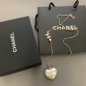 AUTHENTIC CC NECKLACE